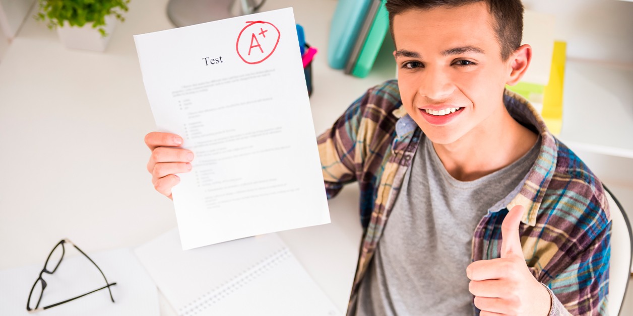 A Importância do Desempenho Escolar no Sucesso Acadêmico e Pessoal dos Alunos